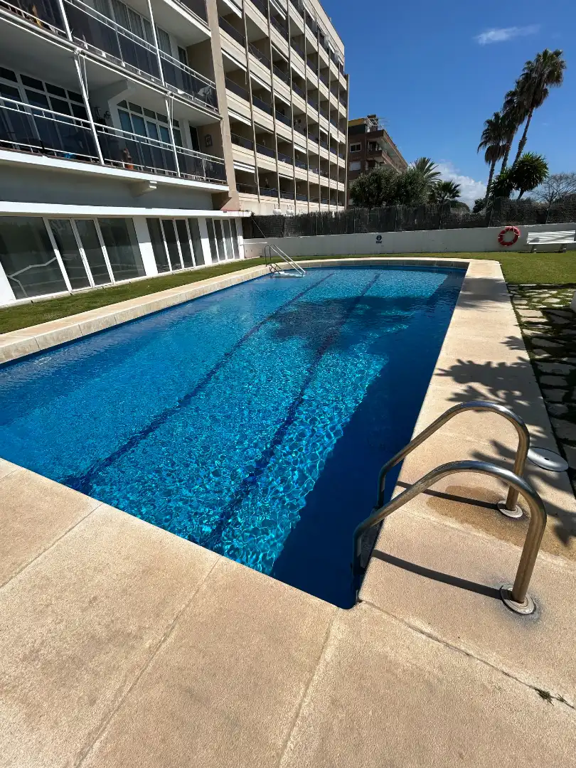 Piscina de Pis de lloguer en Sant Vicenç de Montalt amb Aire condicionat, Balcó i Piscina comunitària