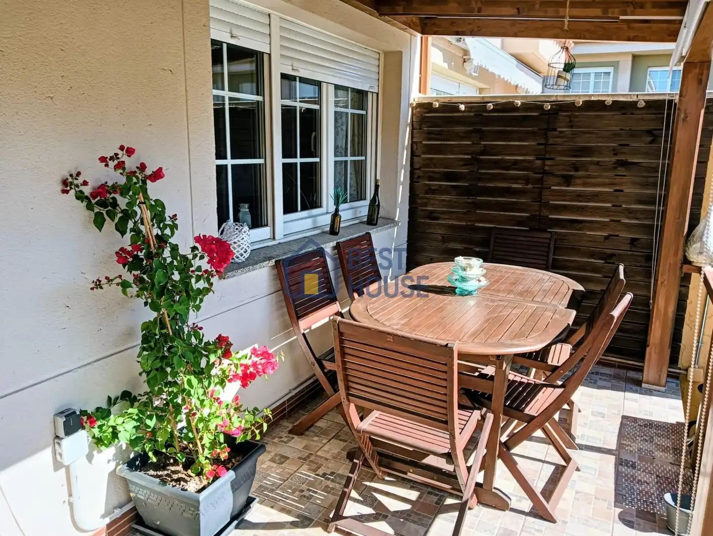 Terraza de Casa adosada en venta en Villaquilambre con Calefacción, Piscina y Amueblado