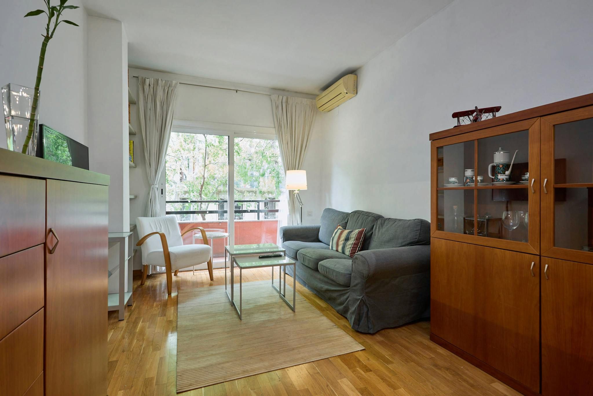 Sala de estar de Piso de alquiler en  Barcelona Capital con Amueblado, Lavadora y TV