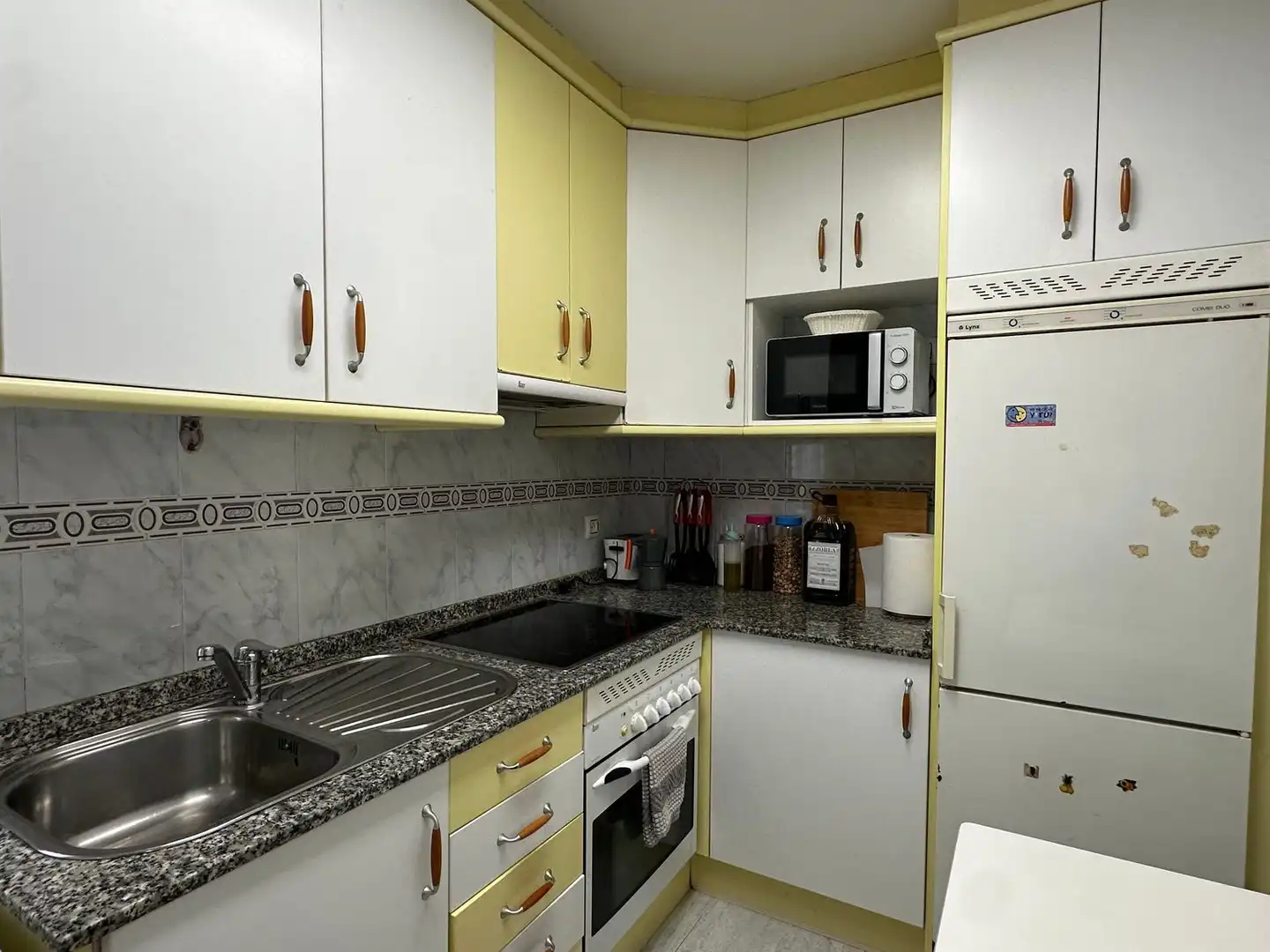 Cocina de Piso en venta en Gijón  con Calefacción, Terraza y Piscina