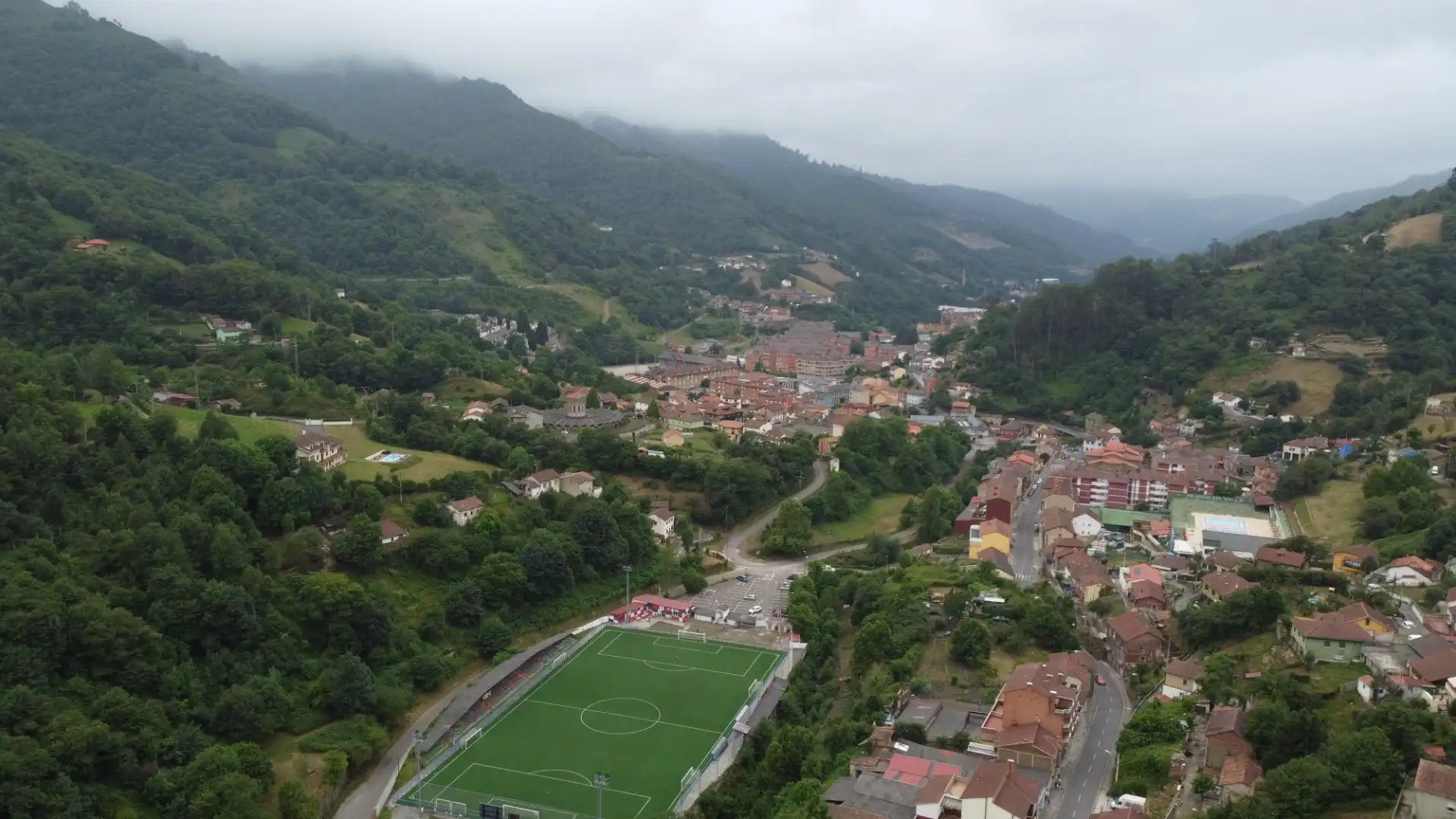 Vista exterior de Casa adosada en venta en Mieres (Asturias)