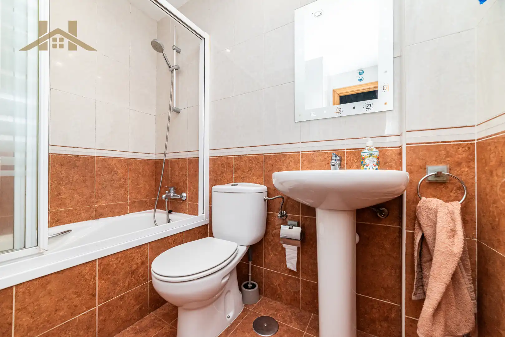 Bathroom of Attic for sale in El Escorial  with Air Conditioner, Heating and Terrace
