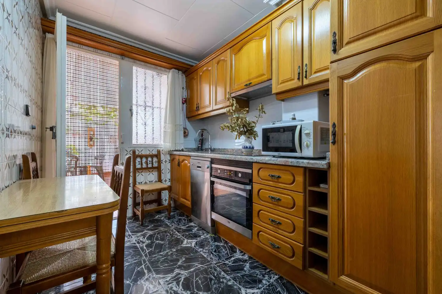 Küche von Wohnung zum Verkauf in Murcia mit Klimaanlage, Terrasse und Abstellraum