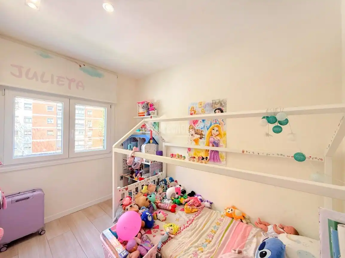 Bedroom of Flat for sale in Madrid  with Air Conditioner and Heating