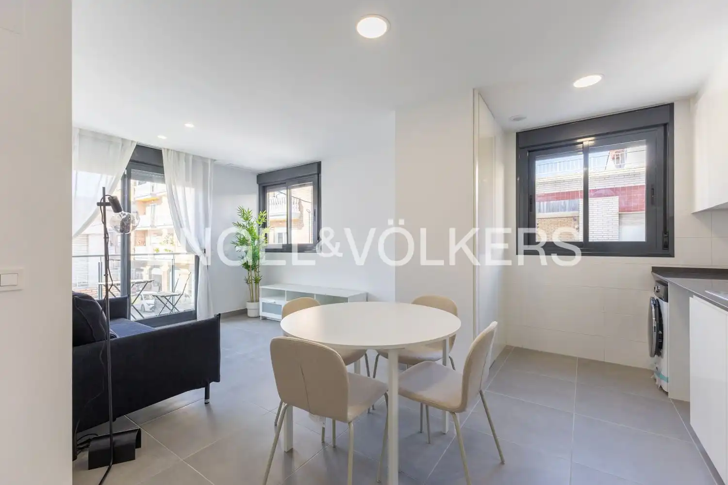 Exterior view of Flat for rent in Massanassa  with Air Conditioner, Heating and Balcony