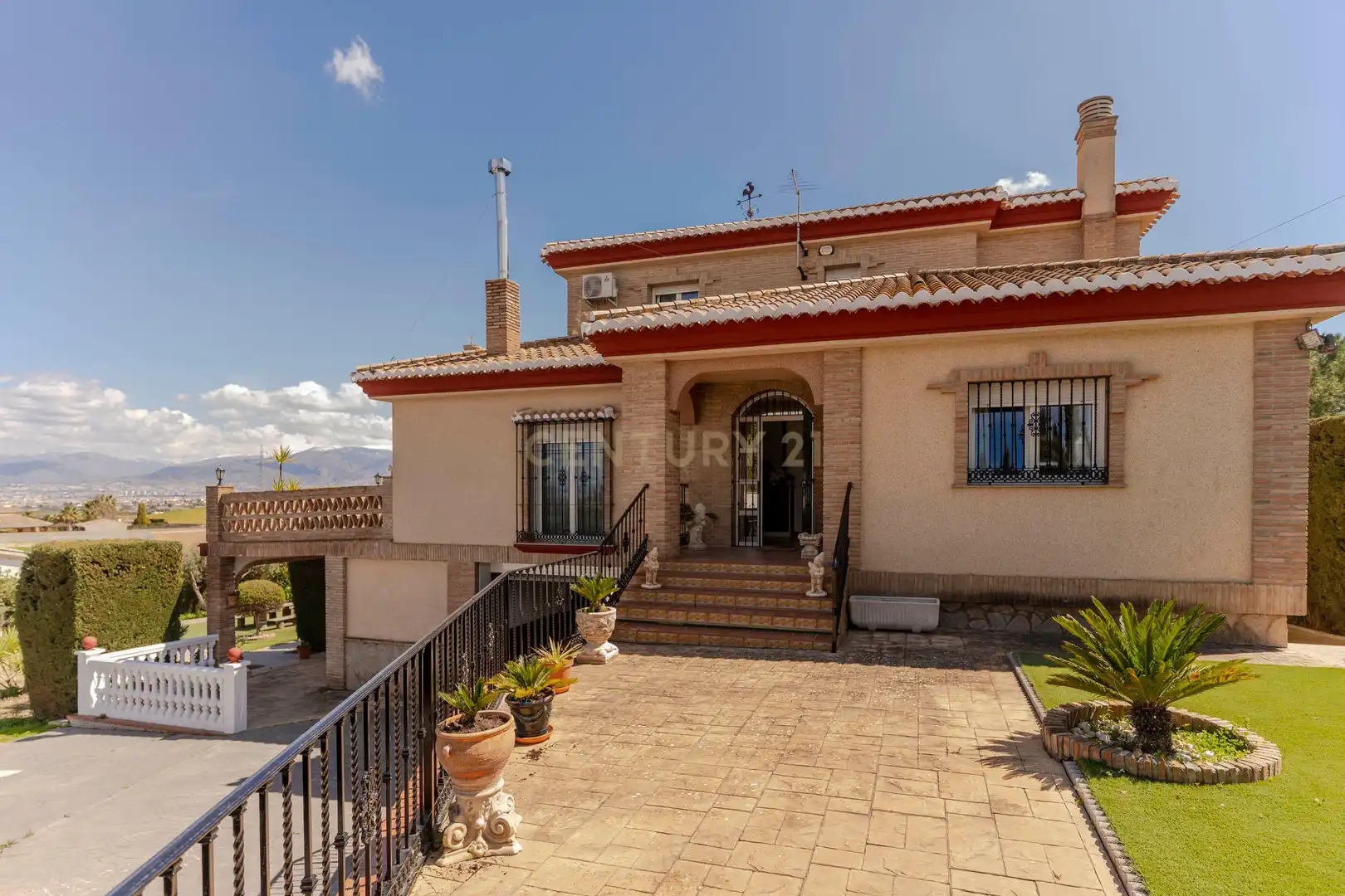 Vista exterior de Casa o chalet en venta en Las Gabias con Jardín privado, Trastero y Piscina