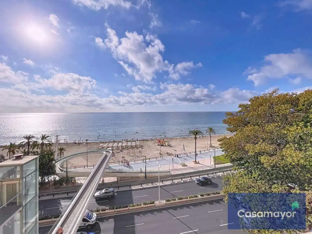Vista exterior de Pis en venda en Alicante / Alacant amb Terrassa