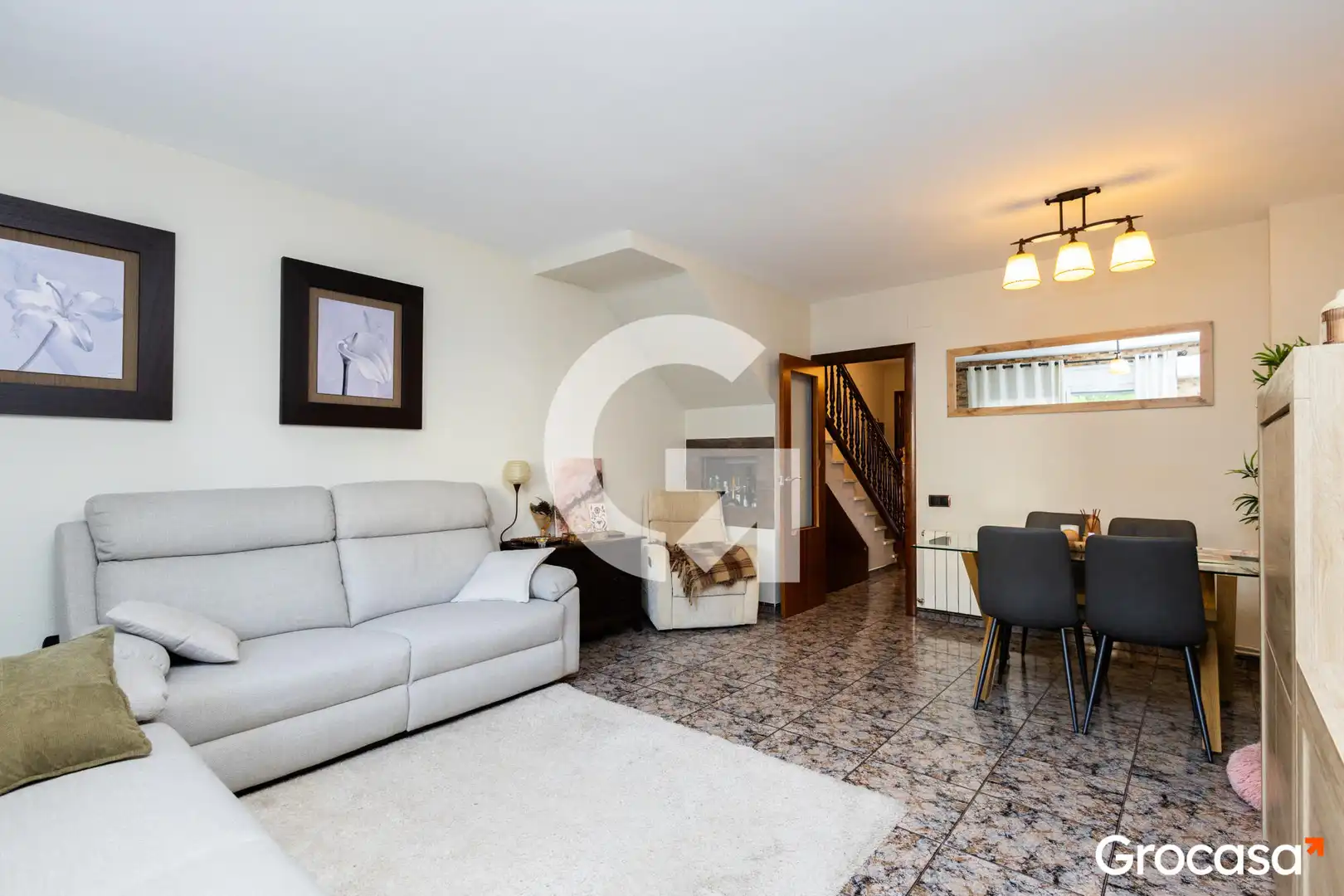 Sala de estar de Casa adosada en venta en Sant Vicenç Dels Horts con Aire acondicionado, Calefacción y Jardín privado