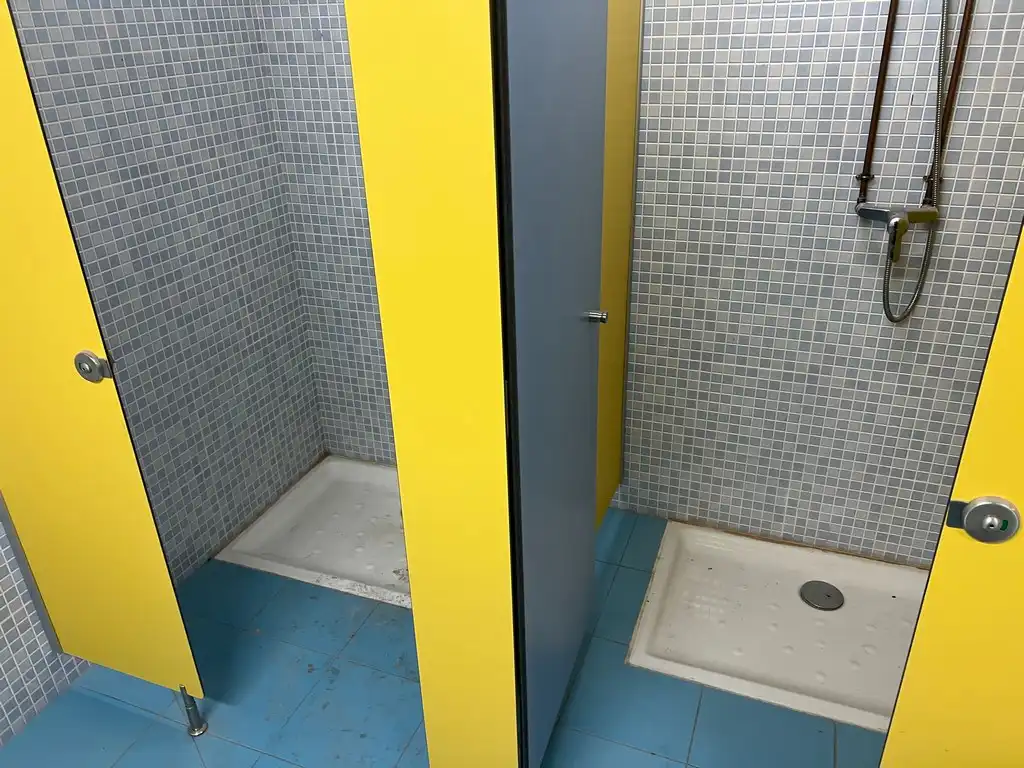 Bany de Nau industrial de lloguer en Narón