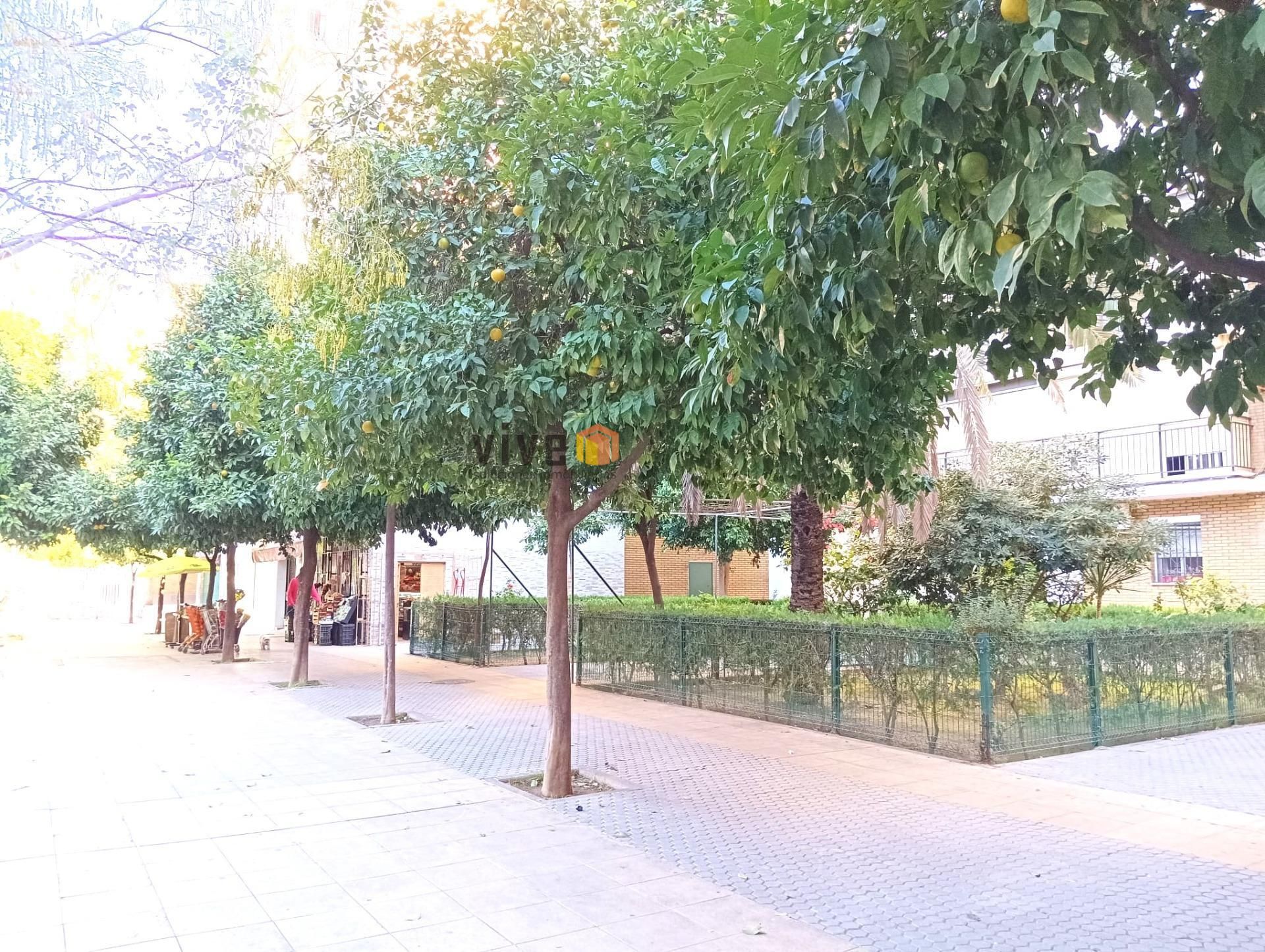 Vista exterior de Pis en venda en  Sevilla Capital amb Aire condicionat i Balcó