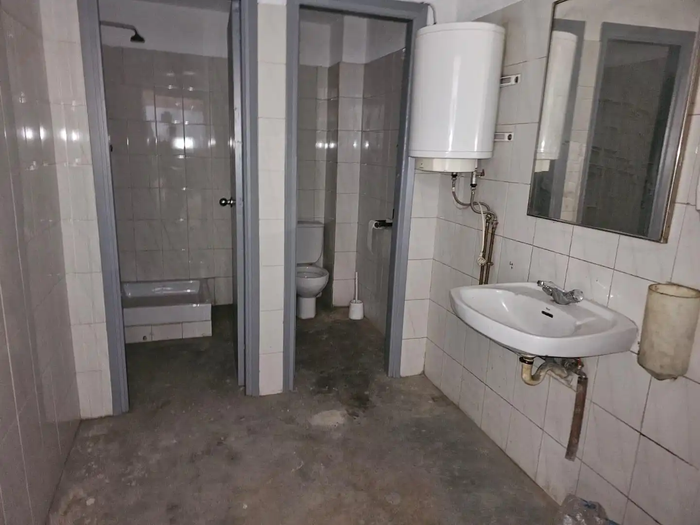 Baño de Nave industrial de alquiler en Sant Celoni