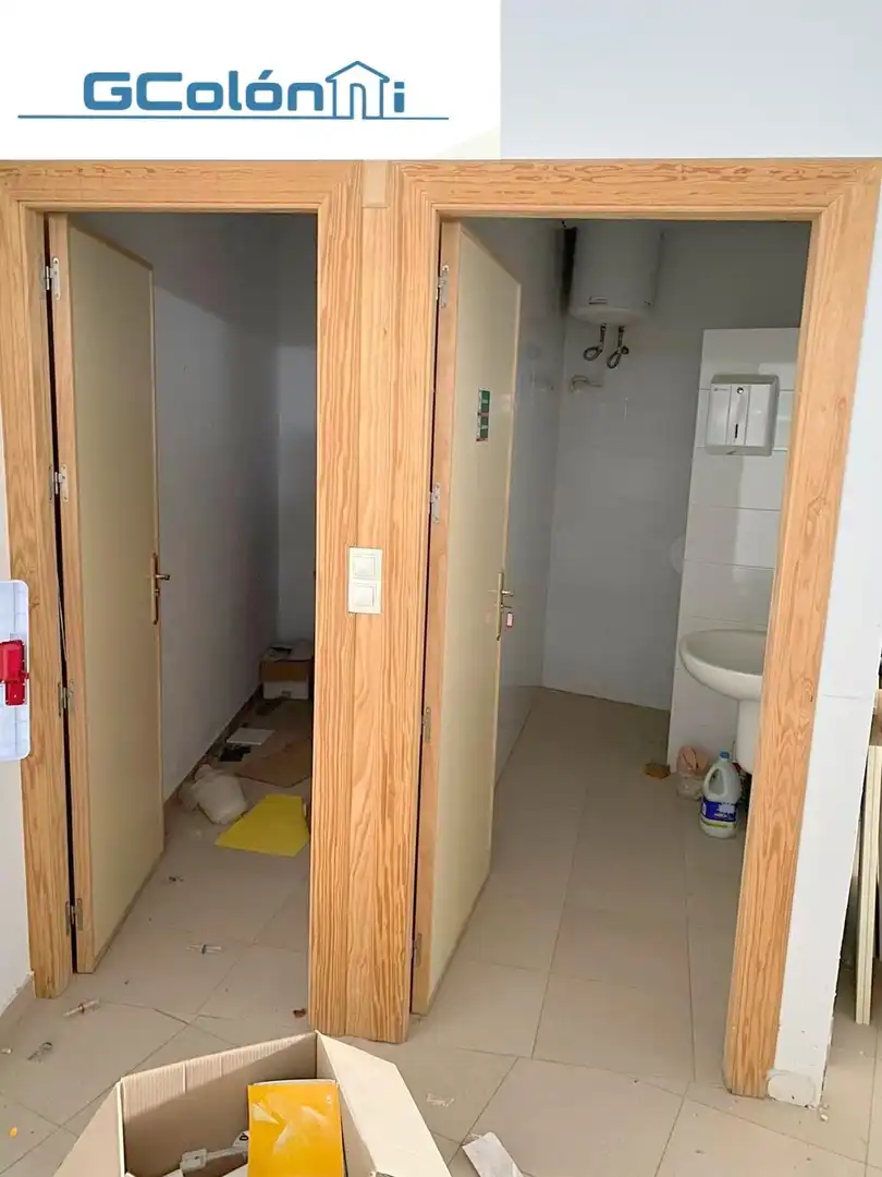 Bathroom of Commercial properties for sale in Zújar