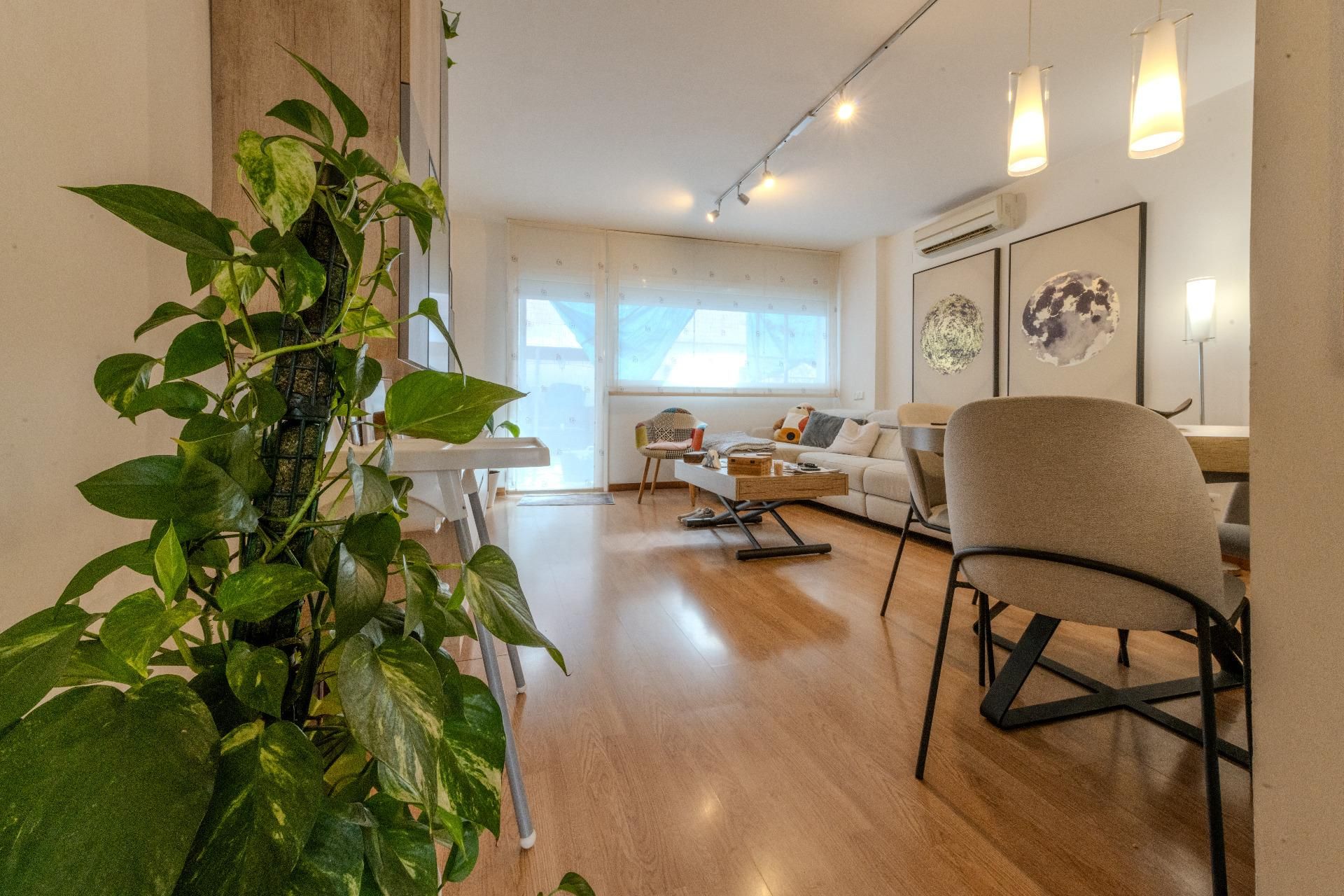 Sala d'estar de Planta baixa en venda en Sabadell amb Aire condicionat, Calefacció i Jardí privat