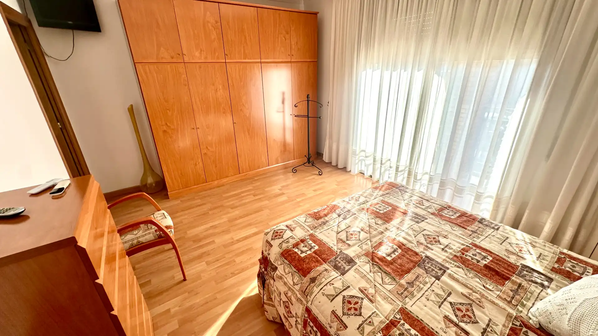 Habitación de Casa adosada en venta en Ripollet con Aire acondicionado, Calefacción y Terraza