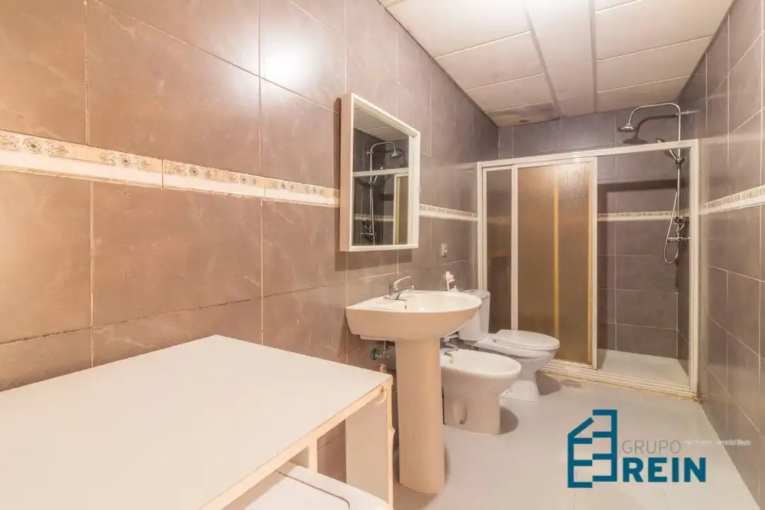 Bathroom of Flat for sale in Recas  with Air Conditioner, Heating and Terrace