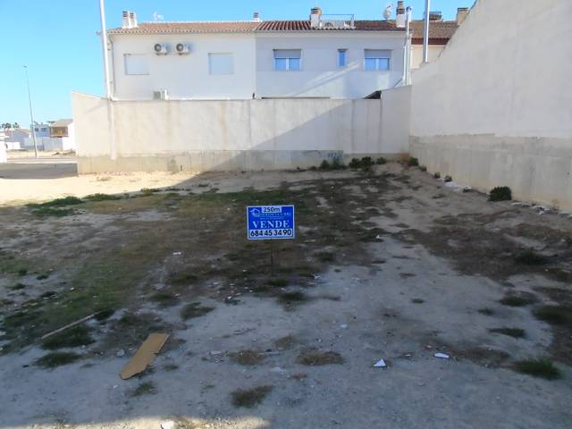 Terreno residencial en Venta en Calle Rodrigo García Abenza en Ceutí