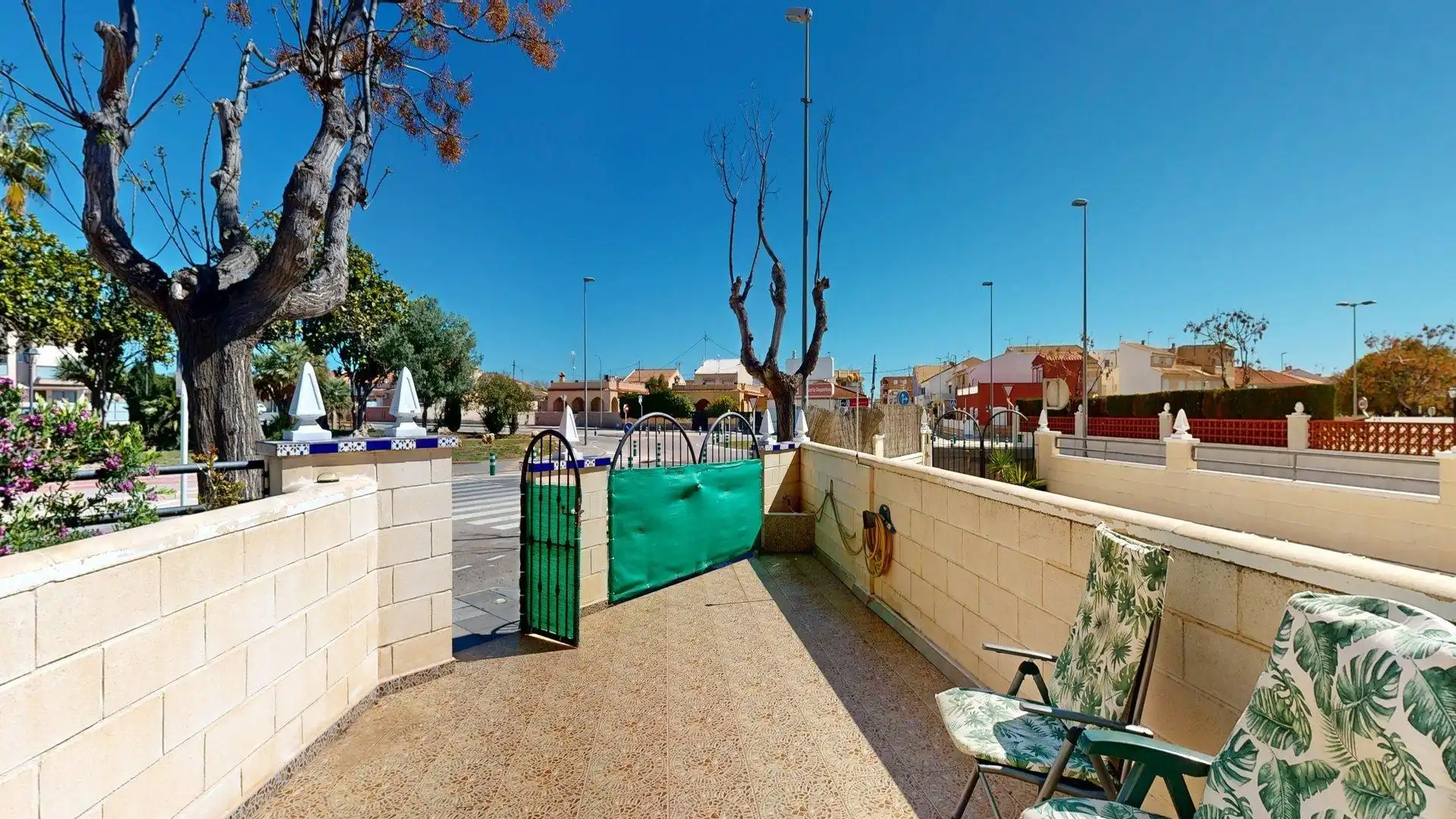 Vista exterior de Casa adosada en venta en Pilar de la Horadada con Jardín privado, Terraza y Balcón