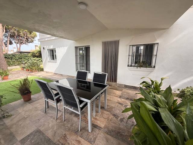 Casa-chalet en Alquiler en Las Lagunas - Campano