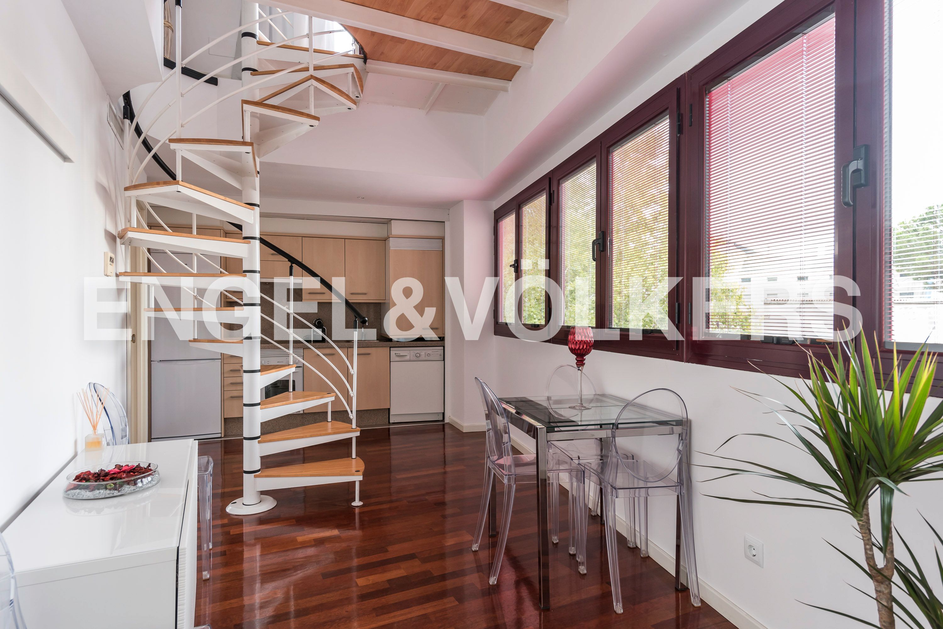 Außenansicht von Dachboden zur Miete in  Madrid Capital mit Klimaanlage, Heizung und Privatgarten