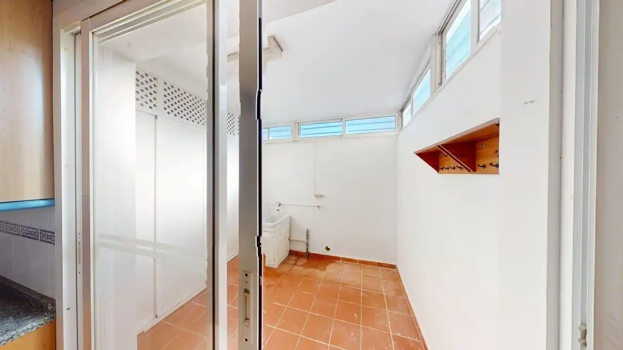 Baño de Casa adosada en venta en Bollullos de la Mitación con Aire acondicionado, Terraza y Piscina