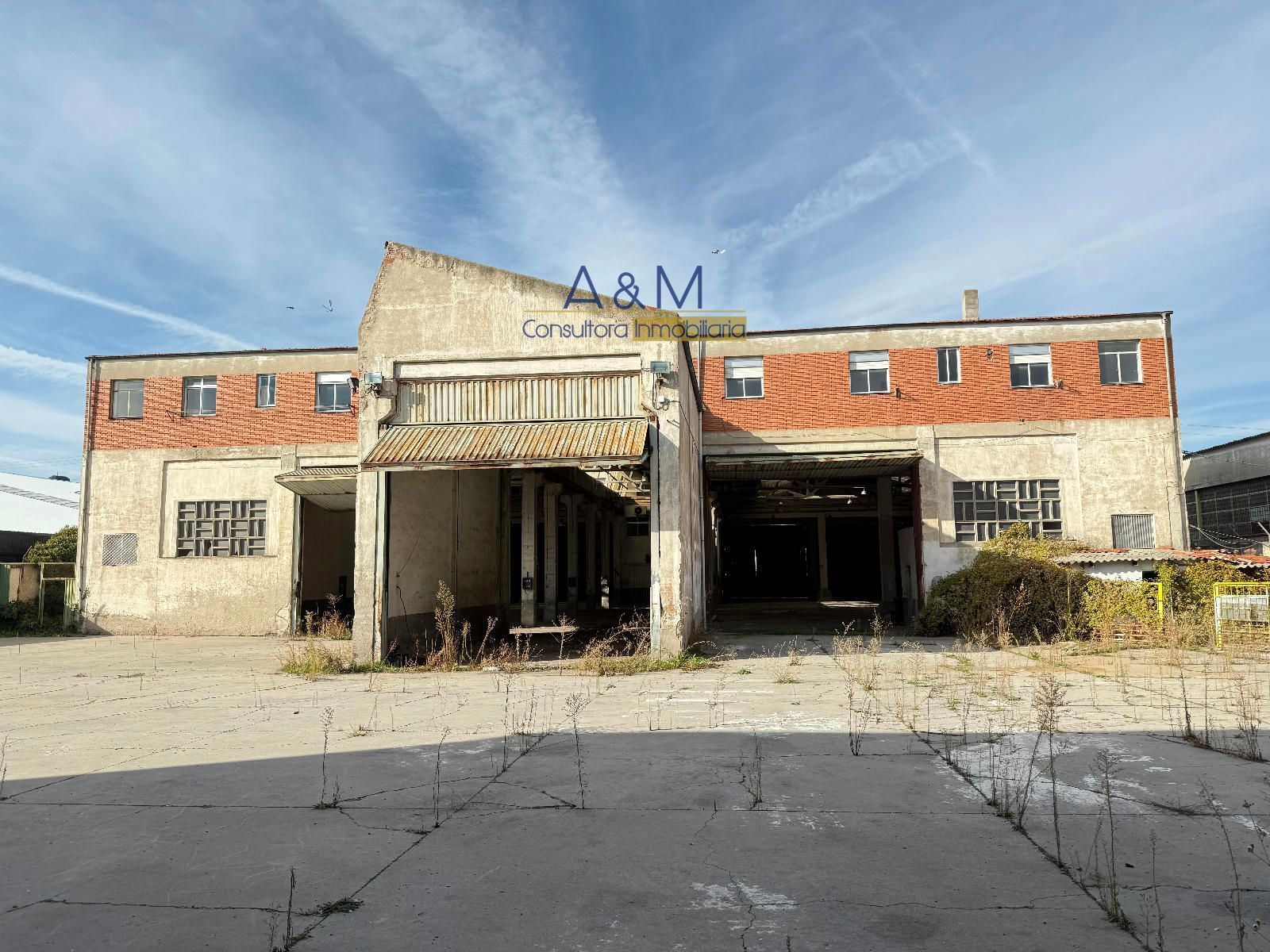 Vista exterior de Nau industrial en venda en Valladolid Capital