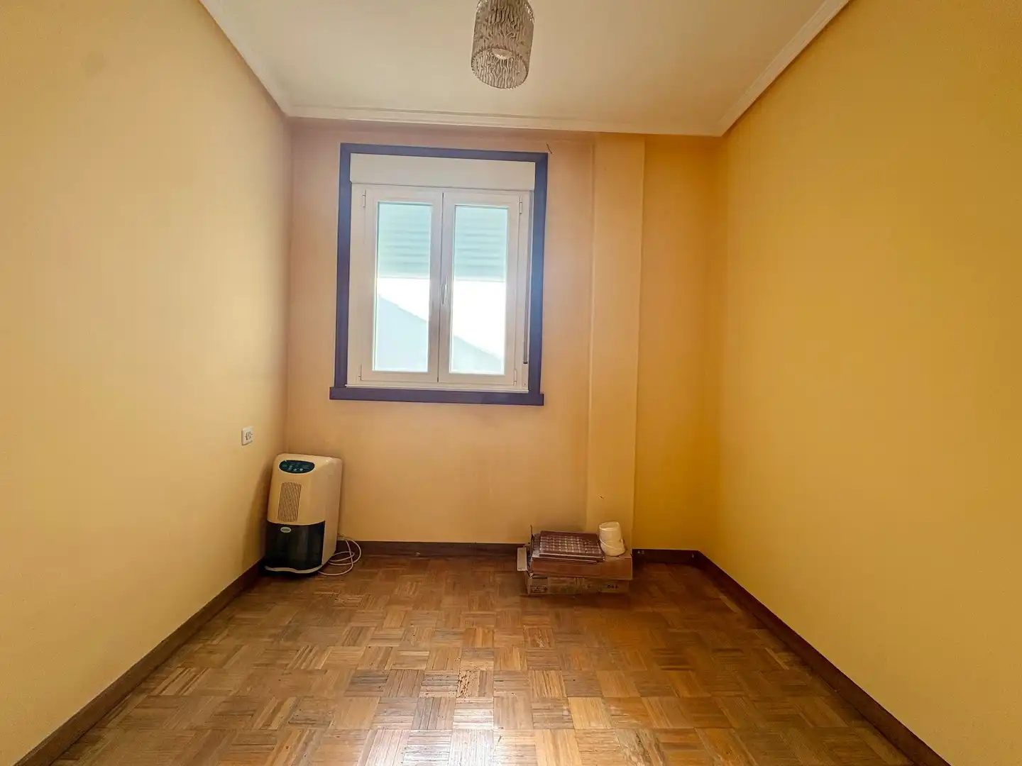 Schlafzimmer von Wohnung zum Verkauf in Oleiros mit Heizung