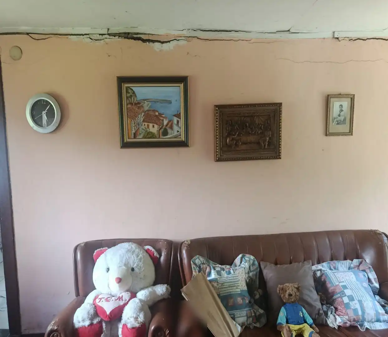 Sala d'estar de Finca rústica en venda en Pravia amb Jardí privat, Moblat i Forn