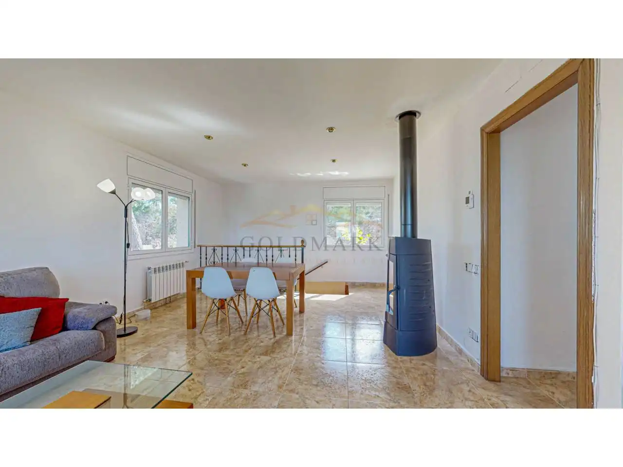 Vista exterior de Casa o xalet en venda en Corbera de Llobregat amb Aire condicionat, Jardí privat i Terrassa