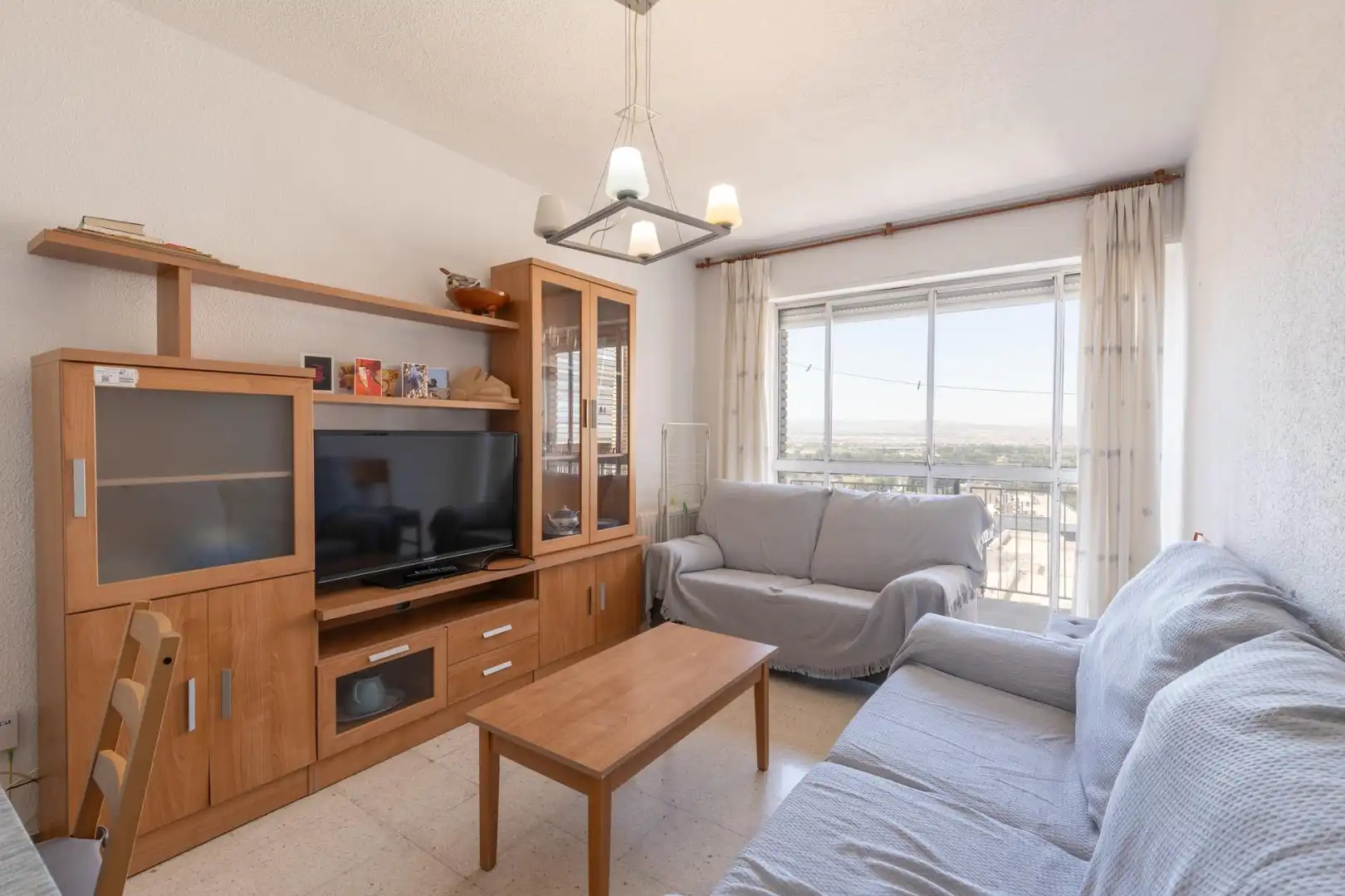 Wohnzimmer von Wohnung zum Verkauf in Granada mit Heizung und Balkon