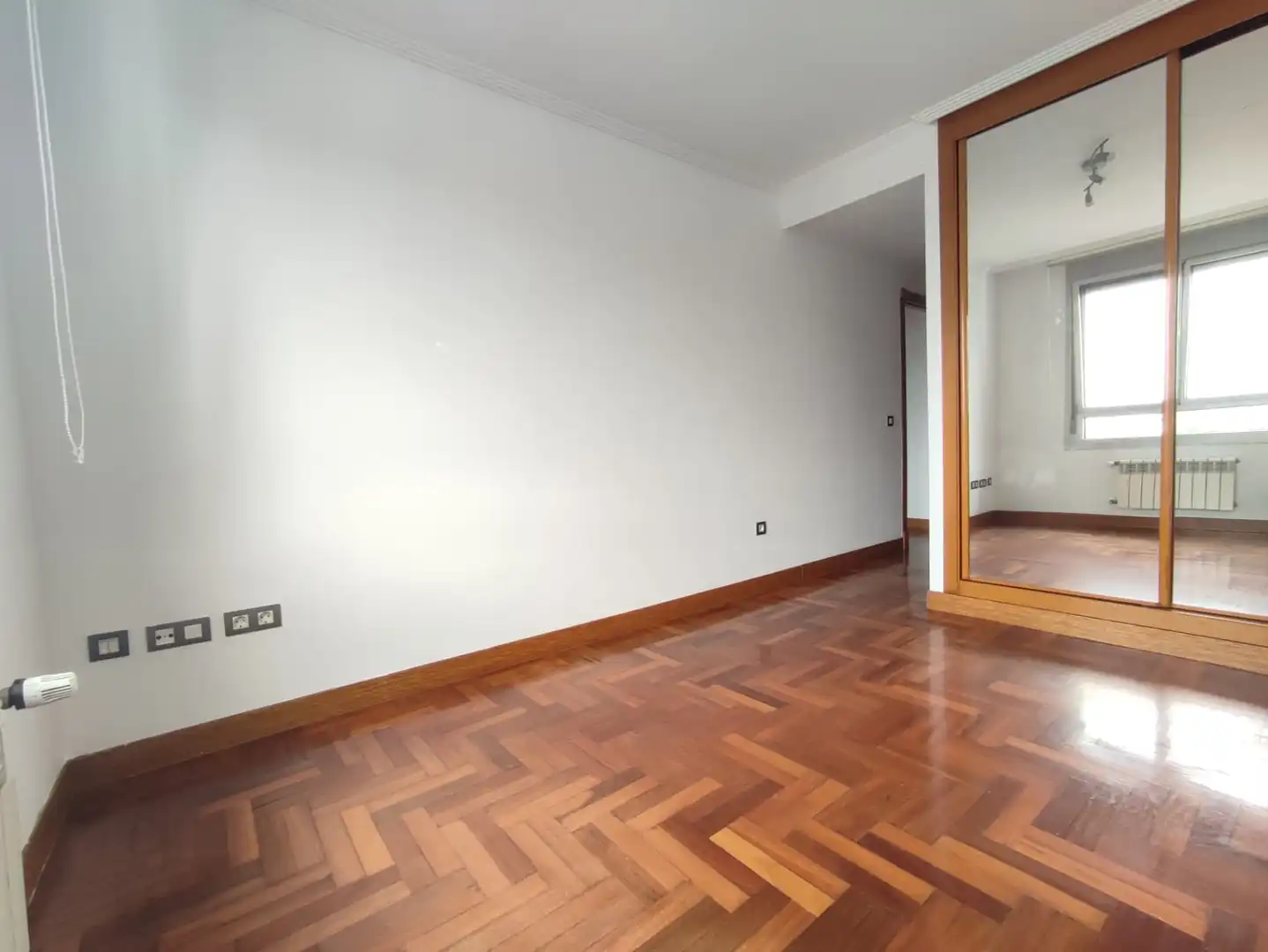 Dormitori de Pis de lloguer en Gijón  amb Calefacció, Parquet i Traster