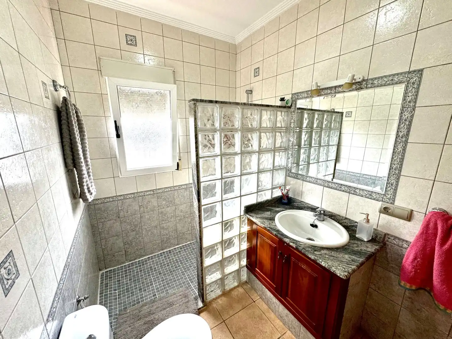 Baño de Casa o chalet de alquiler en Jacarilla con Jardín privado, Terraza y Trastero