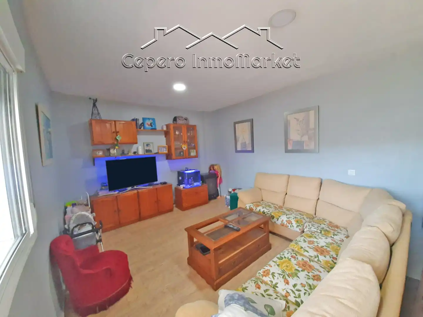 Sala d'estar de Casa adosada en venda en El Puerto de Santa María amb Jardí privat i Balcó