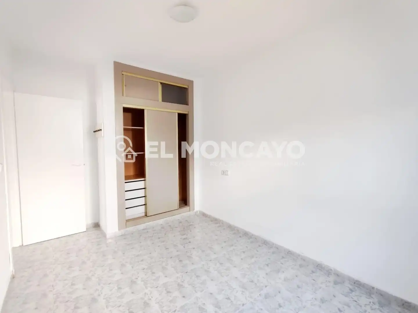 Dormitori de Casa o xalet en venda en Orihuela amb Aire condicionat, Calefacció i Jardí privat