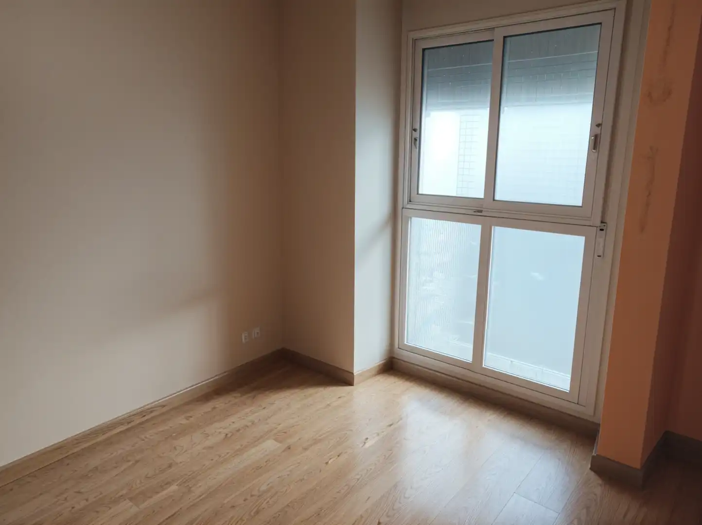 Schlafzimmer von Einfamilien-Reihenhaus zum Verkauf in L'Arboç mit Heizung, Terrasse und Ofen