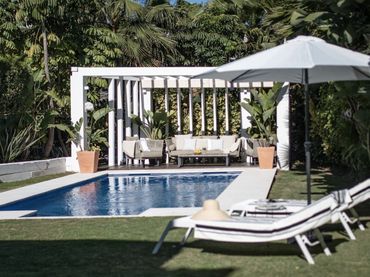 Villa con balcone in vendita a Nueva Andalucía