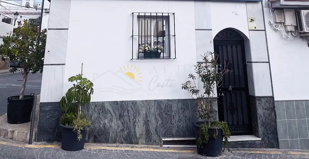 Vista exterior de Casa o chalet en venta en Nerja con Terraza y Horno