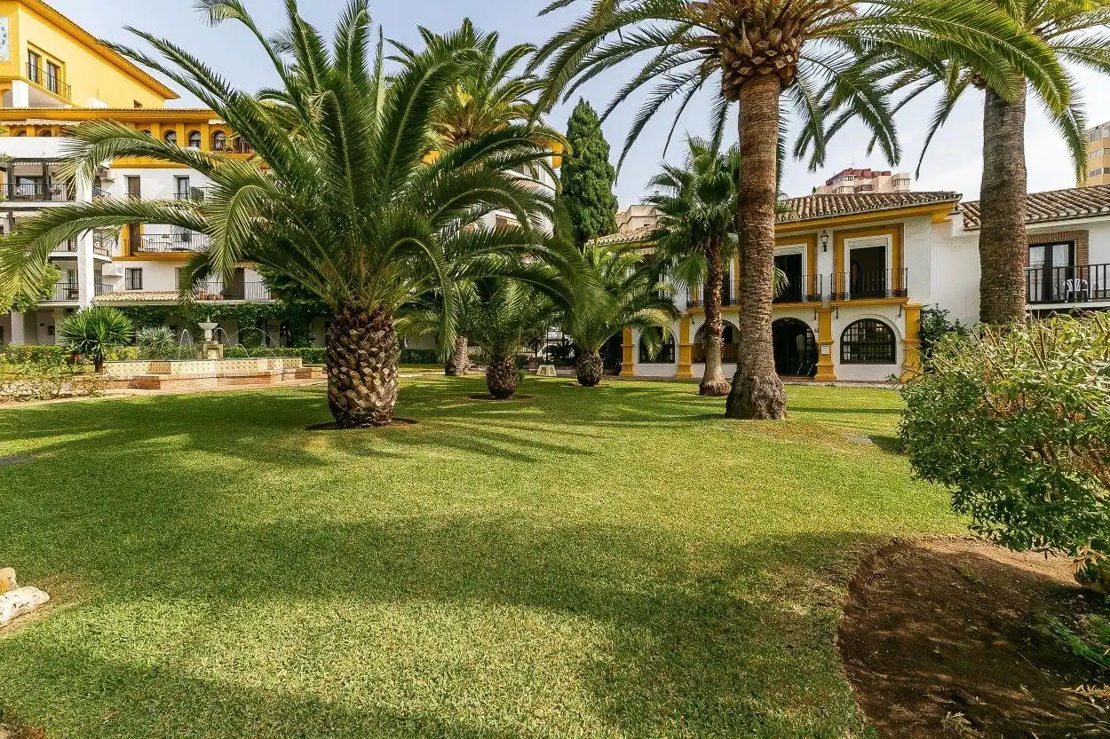 Außenansicht von Wohnungen zum Verkauf in Fuengirola mit Balkon und Gemeinschaftspool