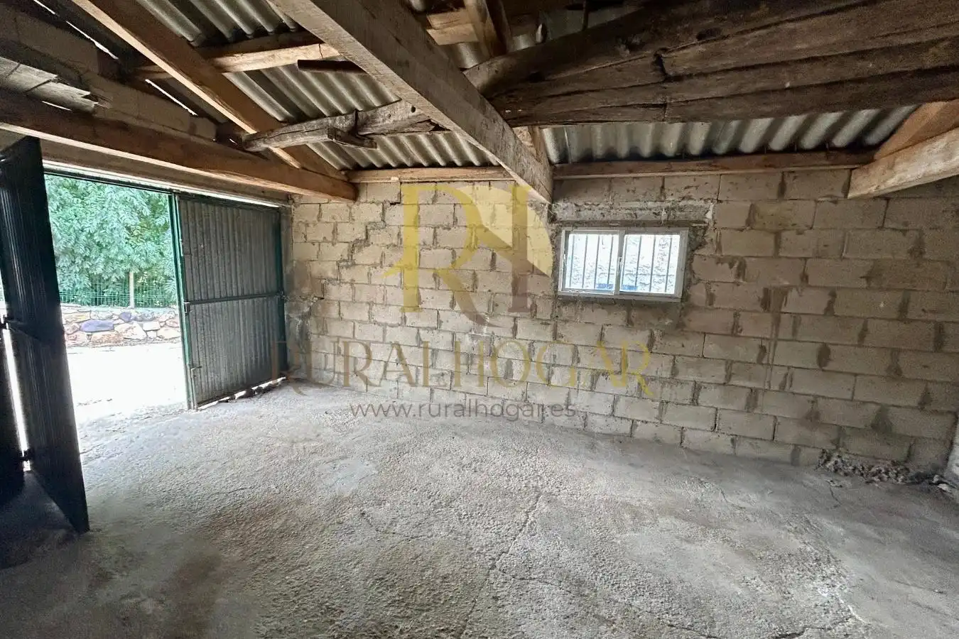 Casa adosada en venta en Cabrillanes con Calefacción, Jardín privado y Amueblado