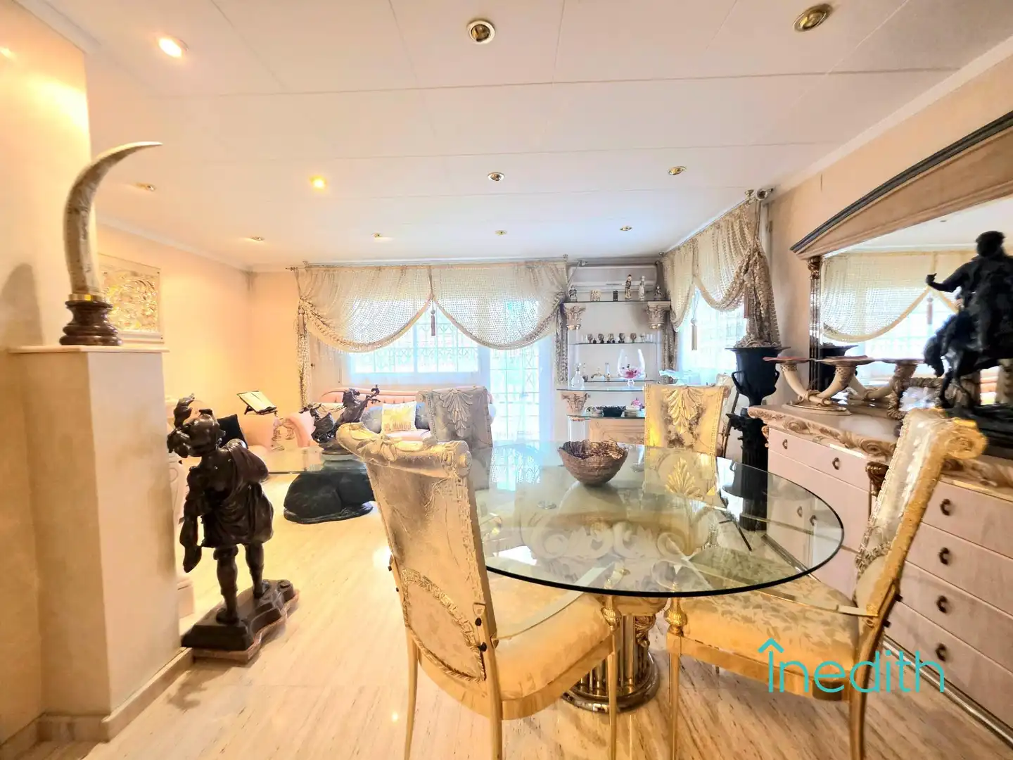 Wohnzimmer von Einfamilien-Reihenhaus zum Verkauf in Viladecans mit Klimaanlage, Heizung und Terrasse