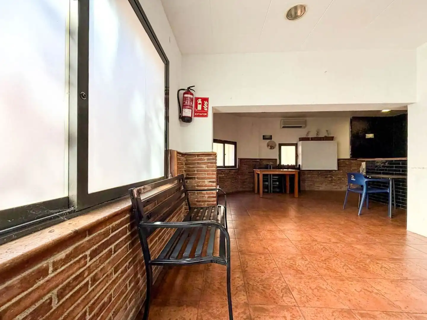 Commercial properties for sale in Barcelona  with Air Conditioner and Heating