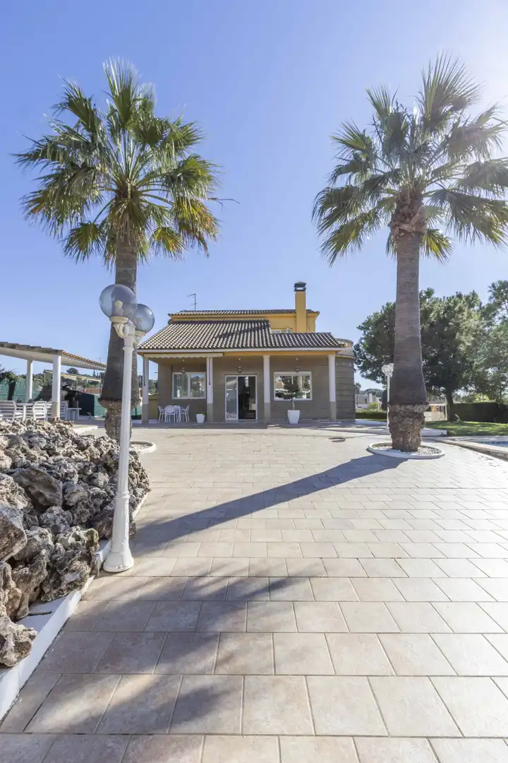 Vista exterior de Casa o chalet en venta en Torrent con Aire acondicionado, Calefacción y Jardín privado