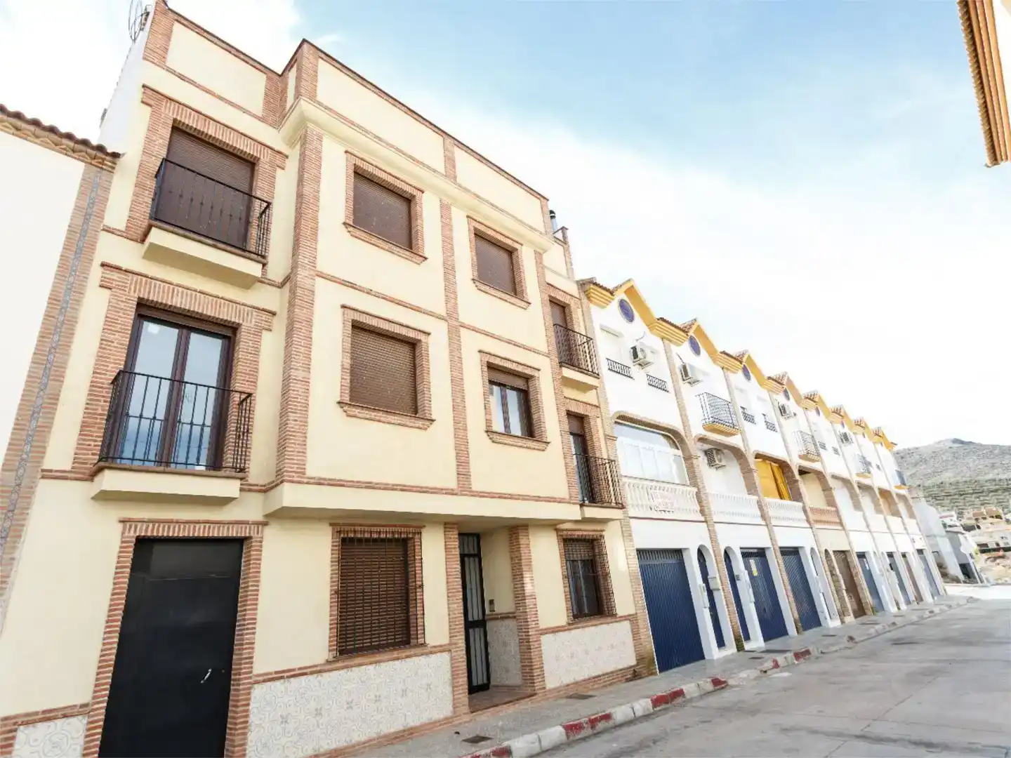Vista exterior de Piso en venta en El Coronil con Amueblado y Balcón