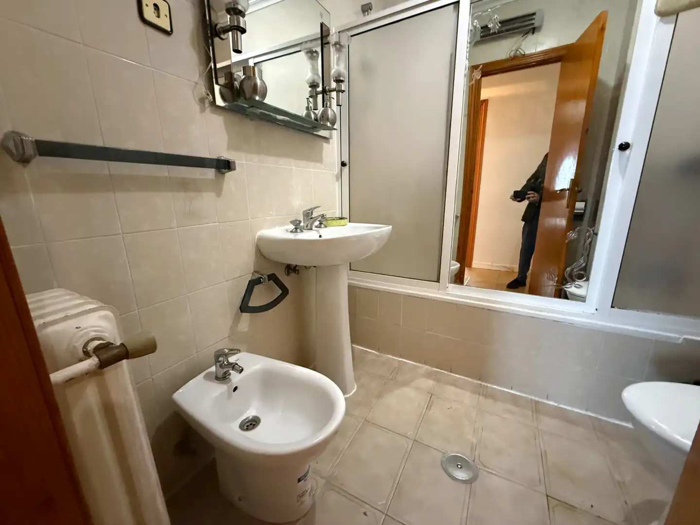 Bathroom of Flat for sale in Carpio  with Heating, Terrace and Storage room