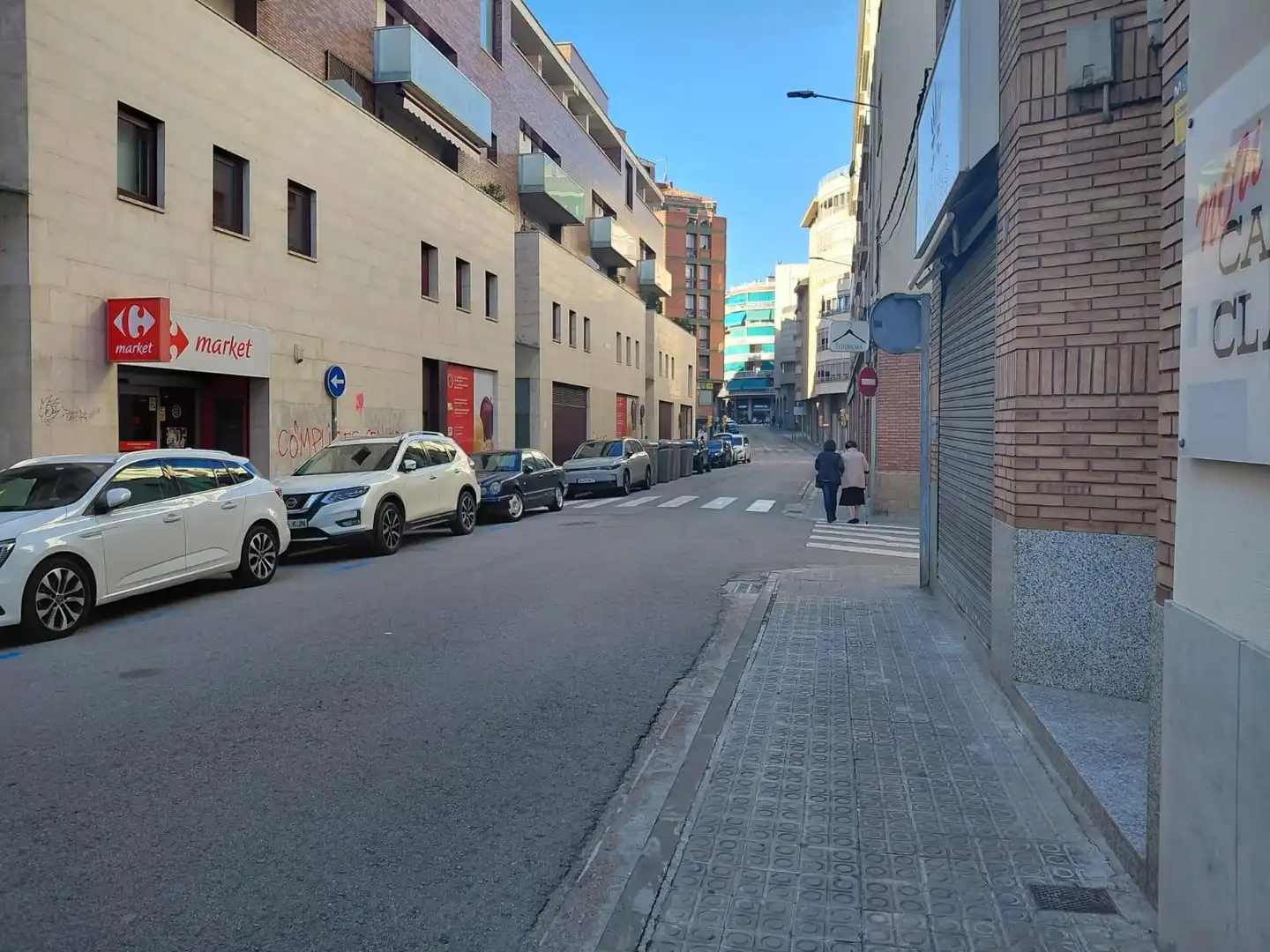 Vista exterior de Local en venda en Manresa