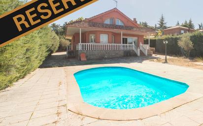 Swimming pool of House or chalet for sale in Galapagar  with Air Conditioner, Heating and Private garden