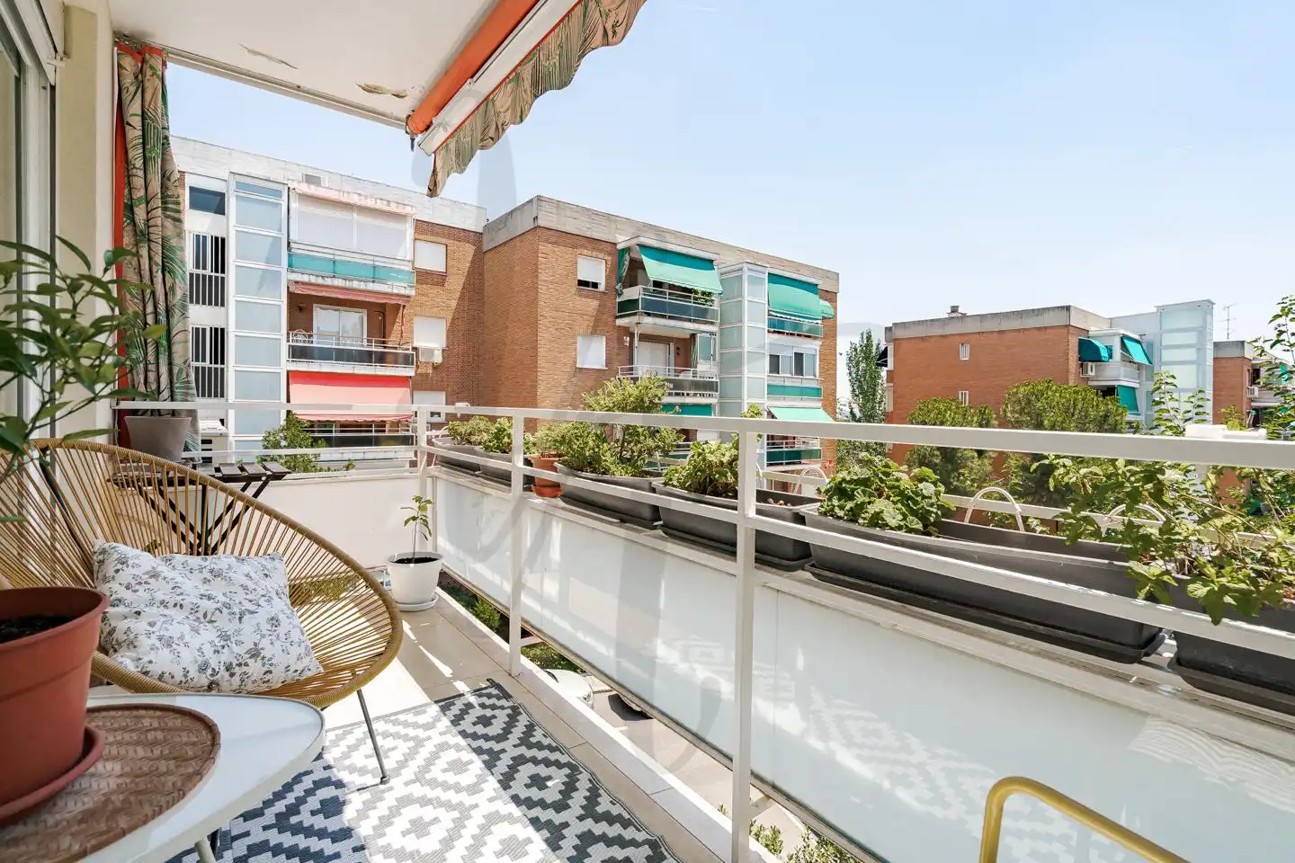Flat for sale in Carril Del Conde, Canillas