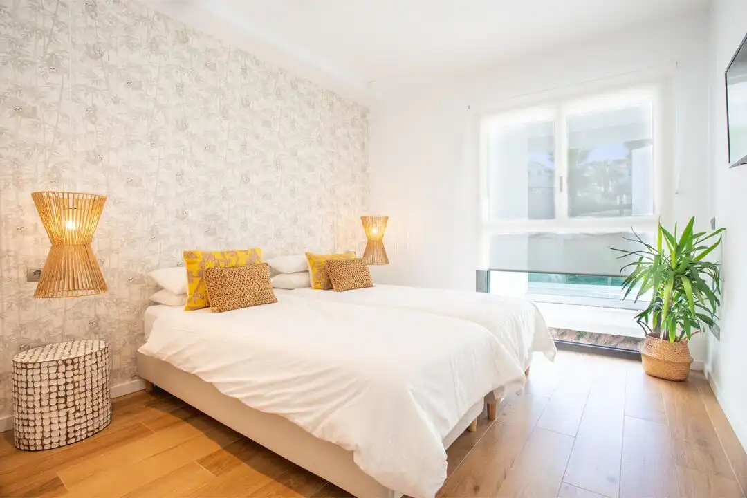 Bedroom of Duplexes for rent in La Alcaidesa  with Air Conditioner, Heating and Private garden