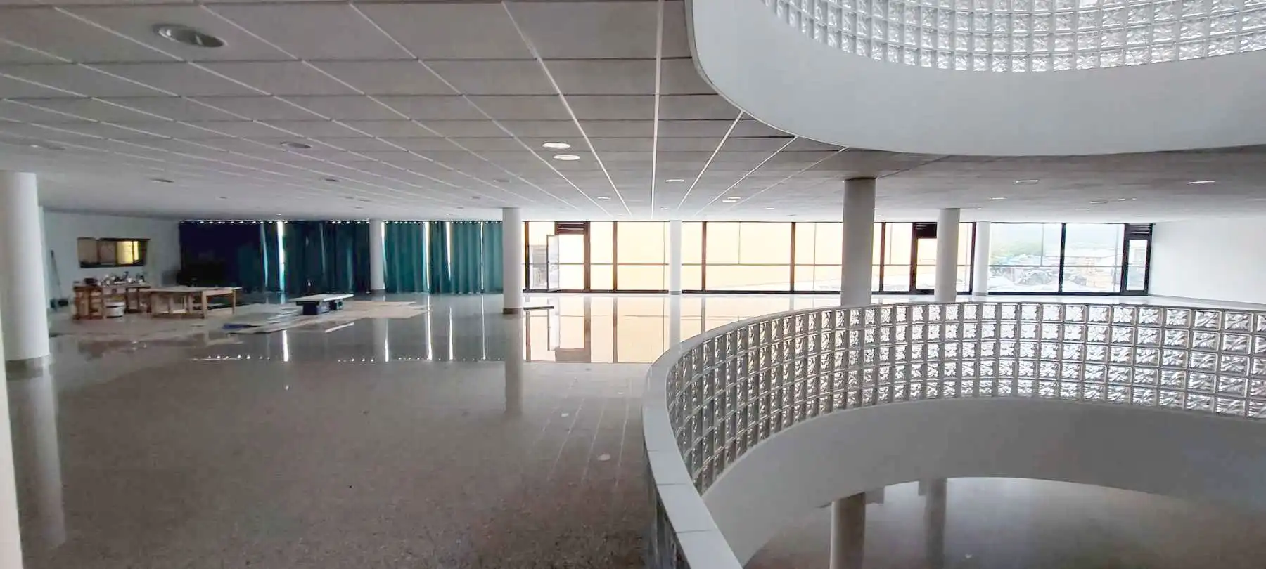 Fabrikhallen zur Miete in Camargo