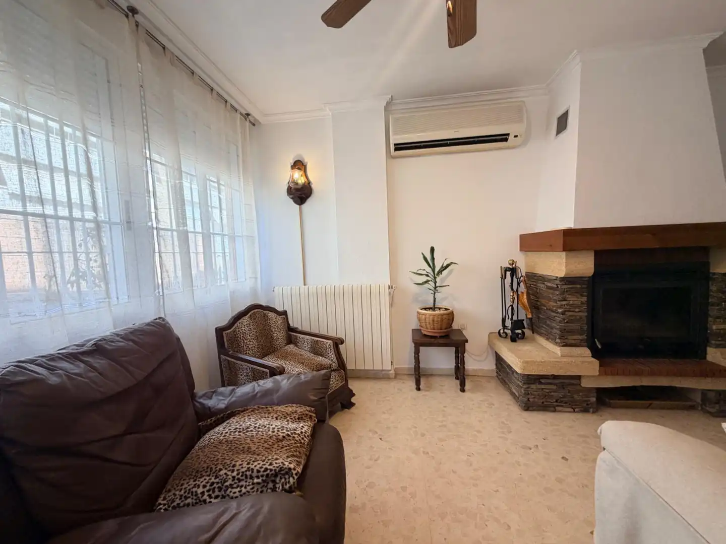 Living room of Detached homes for rent in Elche / Elx  with Air Conditioner, Heating and Private garden