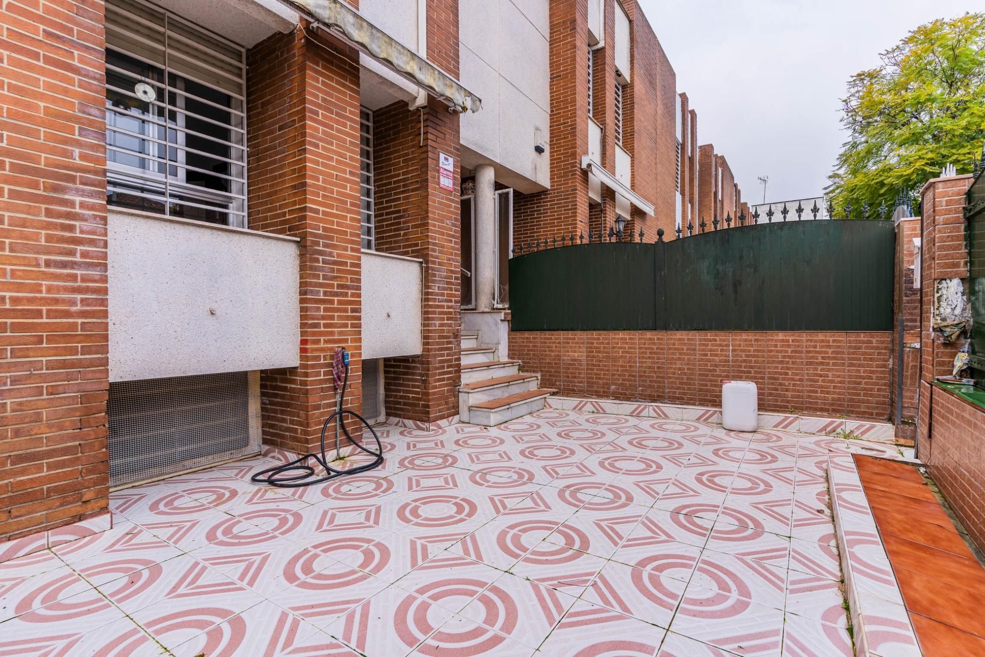 Vista exterior de Casa adosada en venda en Jerez de la Frontera